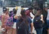 PERUANOS TRATAN DE SALIR DE ECUADOR