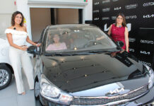 VOLANDO VIAJES ENTREGÓ AUTO A GANADORA