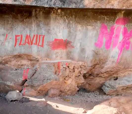 PINTAN ROCA SAGRADA EN SACSAYHUAMÁN